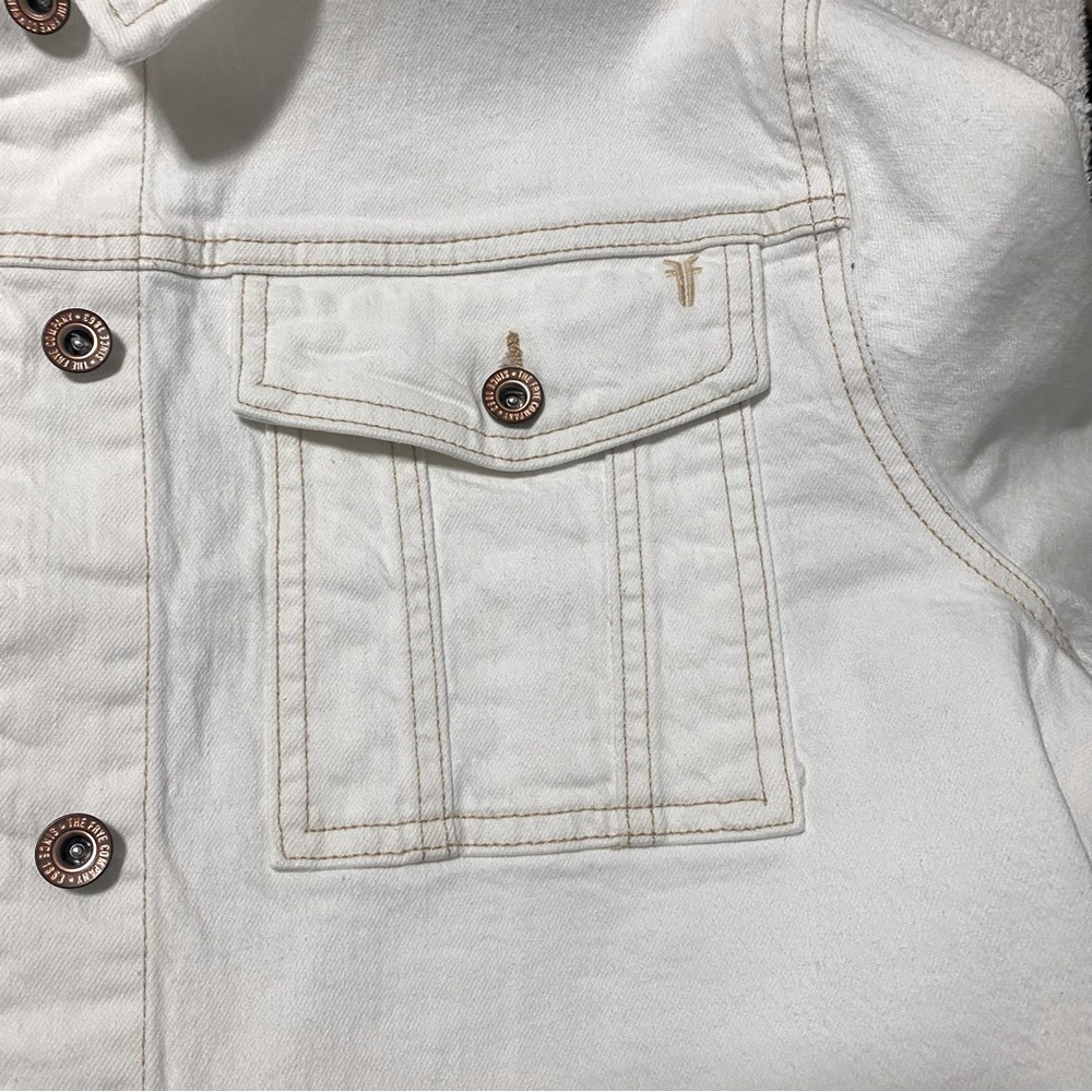 FRYE Women’s Cropped Raw-Hem Denim Jean Jacket Natural Color Cotton White XL NWT - Picture 7 of 7